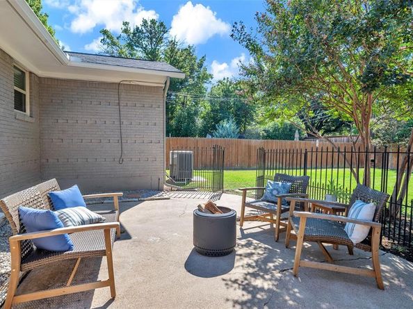 11729  Neering Drive , Dallas Texas 75218