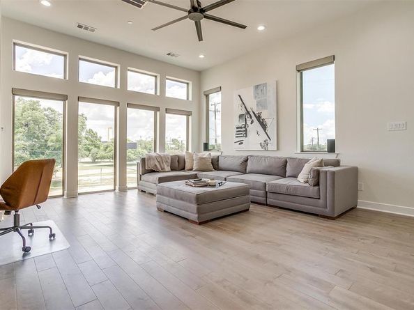 3231  Elihu Street  101, Dallas Texas 75210