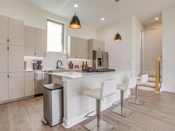 3231  Elihu Street  101, Dallas Texas 75210