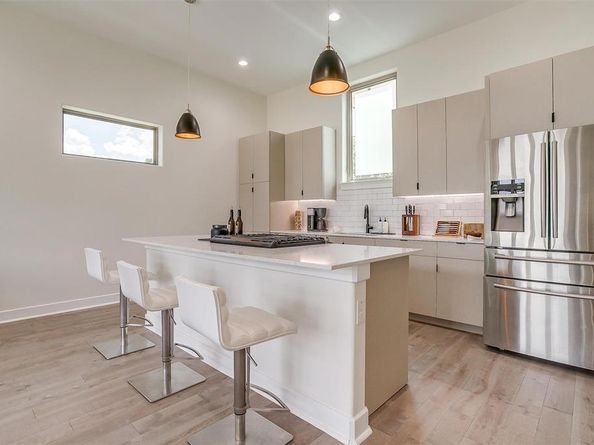 3231  Elihu Street  101, Dallas Texas 75210