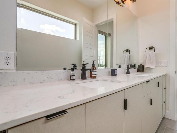 3231  Elihu Street  101, Dallas Texas 75210