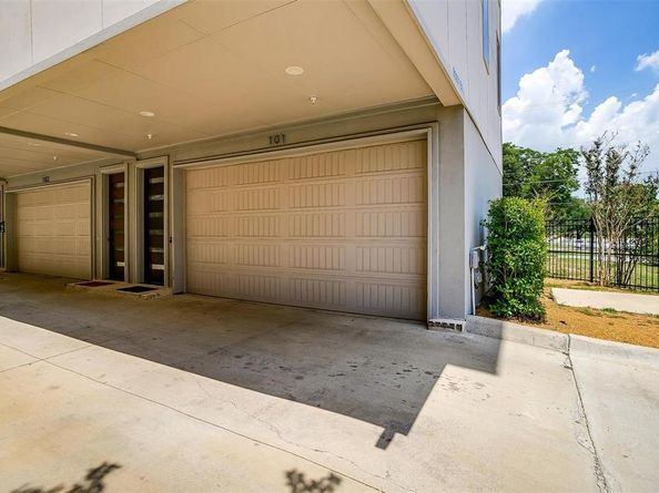 3231  Elihu Street  101, Dallas Texas 75210