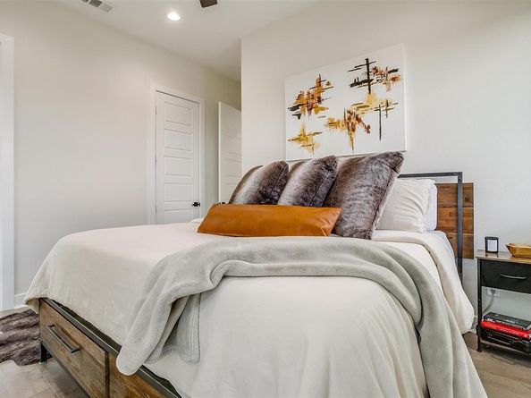 3231  Elihu Street  101, Dallas Texas 75210