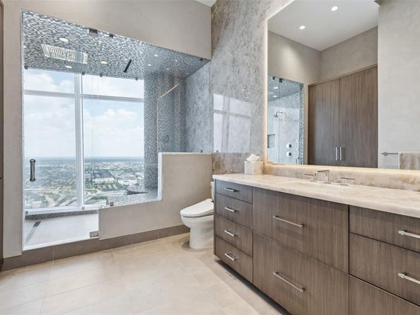 1918  Olive Street  4202, Dallas Texas 75201