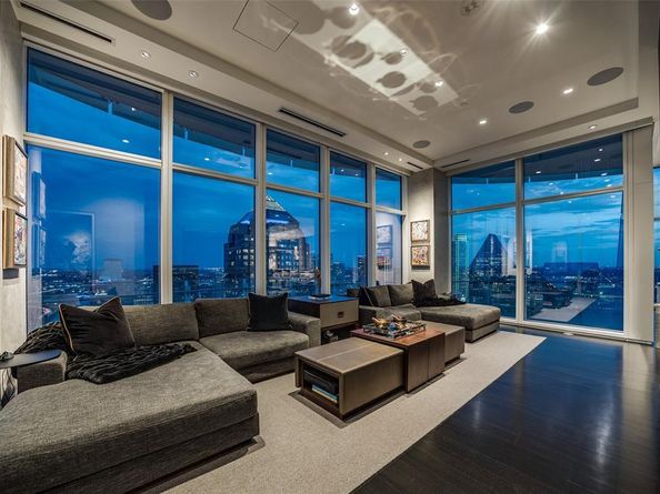 1918  Olive Street  4202, Dallas Texas 75201