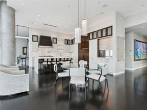 1918  Olive Street  4202, Dallas Texas 75201