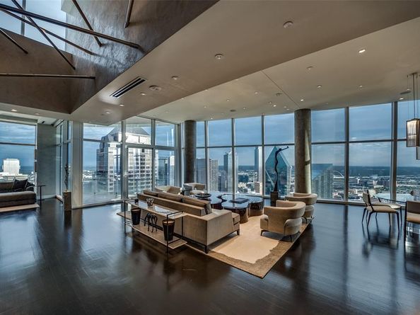 1918  Olive Street  4202, Dallas Texas 75201