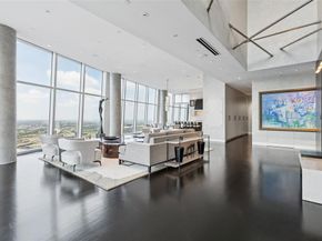 1918  Olive Street  4202, Dallas Texas 75201