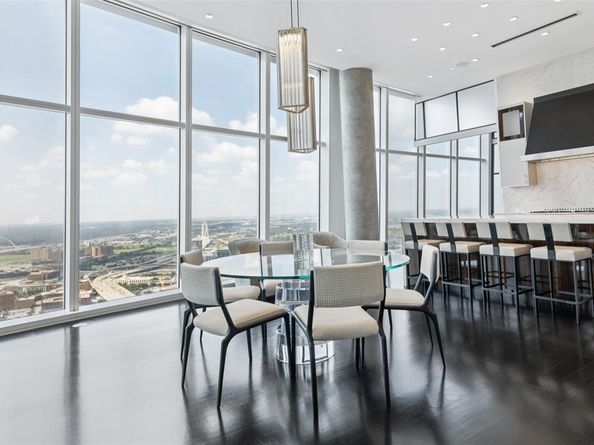 1918  Olive Street  4202, Dallas Texas 75201