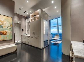 1918  Olive Street  4202, Dallas Texas 75201