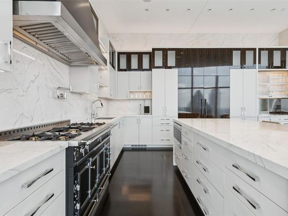 1918  Olive Street  4202, Dallas Texas 75201