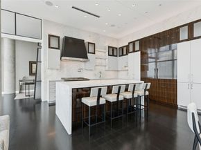 1918  Olive Street  4202, Dallas Texas 75201