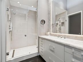 1918  Olive Street  4202, Dallas Texas 75201