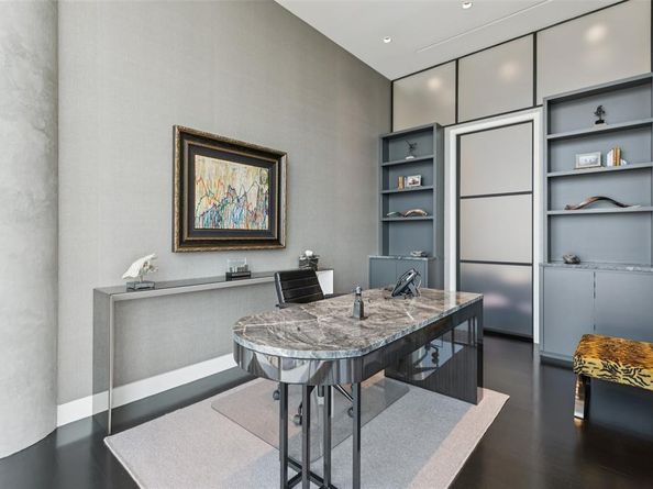 1918  Olive Street  4202, Dallas Texas 75201