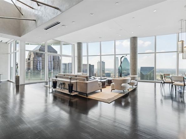 1918  Olive Street  4202, Dallas Texas 75201