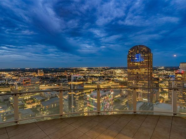 1918  Olive Street  4202, Dallas Texas 75201