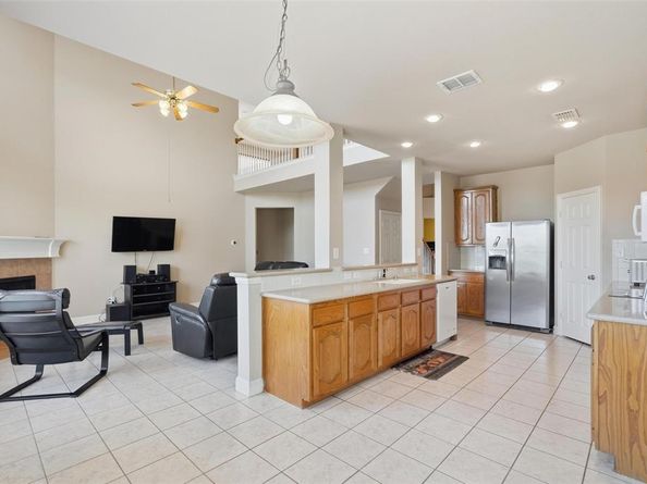 1401  Springside Drive , Garland Texas 75043