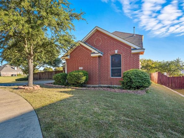 1401  Springside Drive , Garland Texas 75043