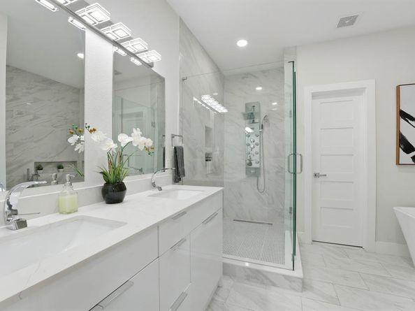 2425  Crossman Avenue , Dallas Texas 75212