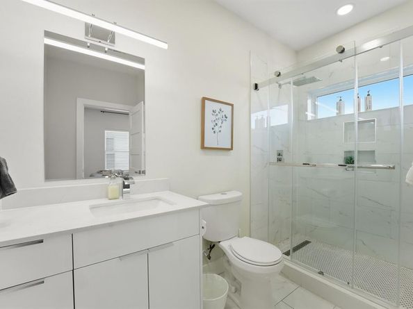 2425  Crossman Avenue , Dallas Texas 75212
