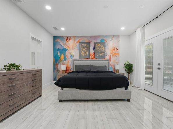 2425  Crossman Avenue , Dallas Texas 75212