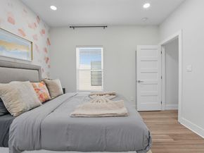 2425  Crossman Avenue , Dallas Texas 75212