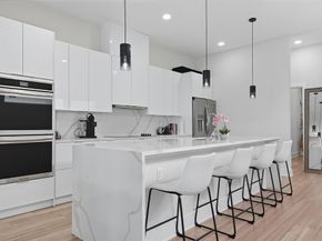 2425  Crossman Avenue , Dallas Texas 75212