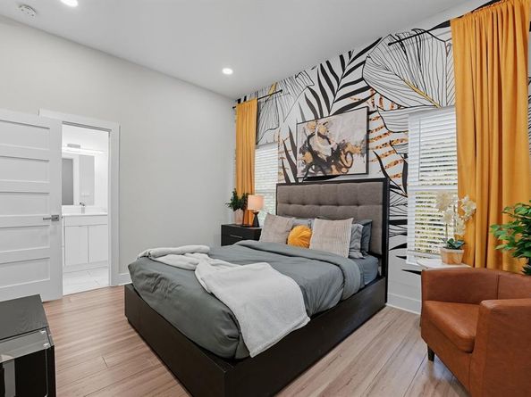 2425  Crossman Avenue , Dallas Texas 75212