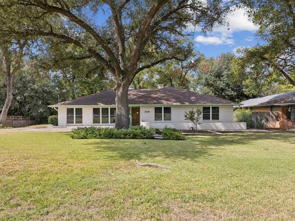 2039  Elmwood Boulevard , Dallas Texas 75224