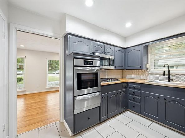 2039  Elmwood Boulevard , Dallas Texas 75224