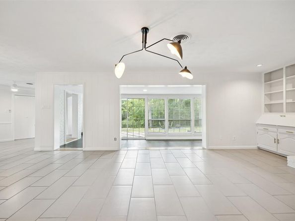 2039  Elmwood Boulevard , Dallas Texas 75224