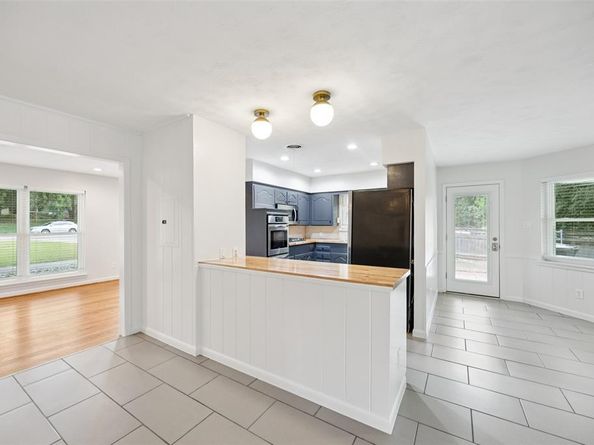 2039  Elmwood Boulevard , Dallas Texas 75224
