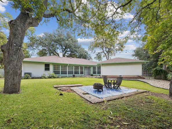 2039  Elmwood Boulevard , Dallas Texas 75224
