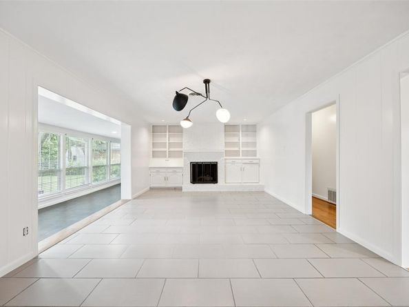 2039  Elmwood Boulevard , Dallas Texas 75224