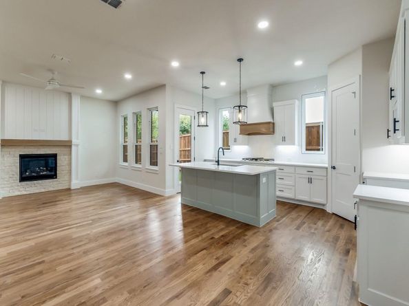 7160  Soto Street , Dallas Texas 75223