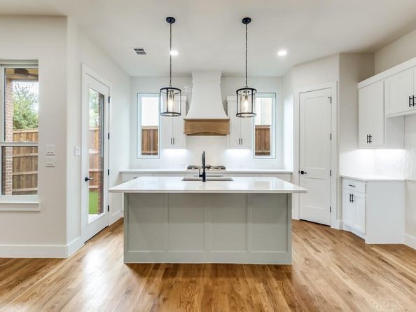 7160  Soto Street , Dallas Texas 75223
