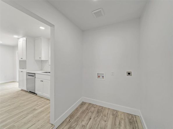 806  Ivywood Drive , Dallas Texas 75232
