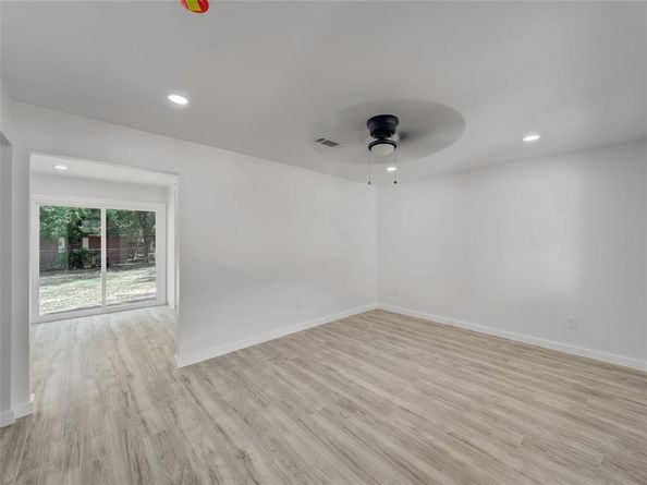 806  Ivywood Drive , Dallas Texas 75232