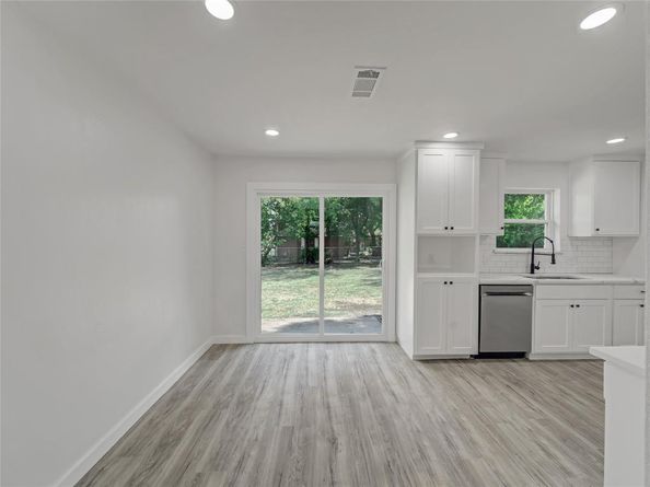 806  Ivywood Drive , Dallas Texas 75232