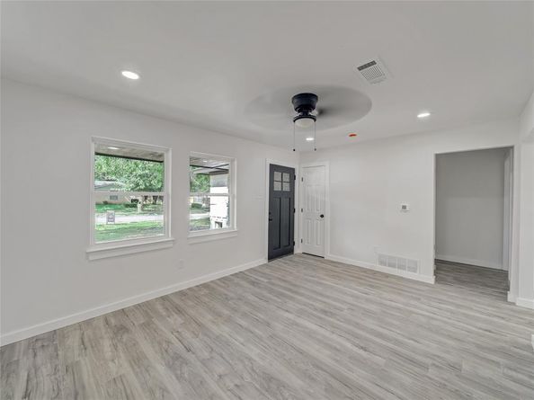 806  Ivywood Drive , Dallas Texas 75232