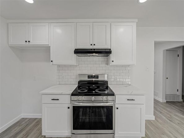 806  Ivywood Drive , Dallas Texas 75232