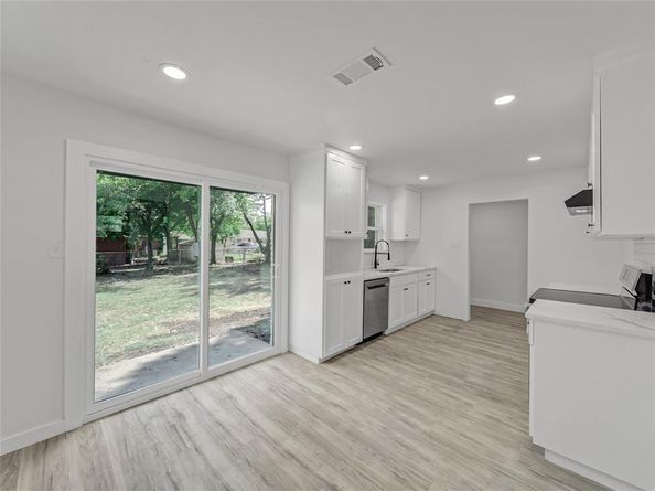 806  Ivywood Drive , Dallas Texas 75232