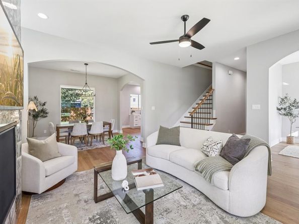 2622  Evinrude Drive , Grapevine Texas 76051