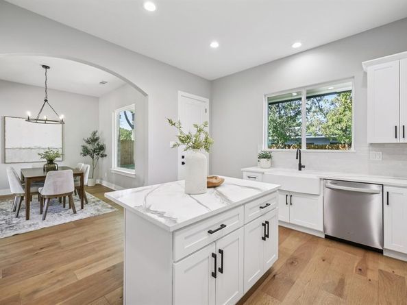 2622  Evinrude Drive , Grapevine Texas 76051