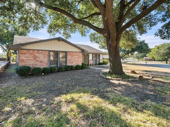 308  Rhineland Road , Benbrook Texas 76126