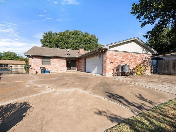 308  Rhineland Road , Benbrook Texas 76126
