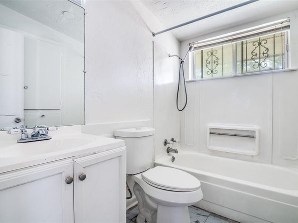 612  Henderson Circle , Garland Texas 75040