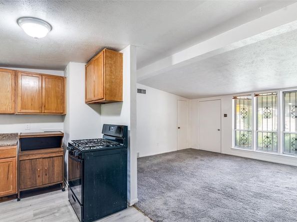 612  Henderson Circle , Garland Texas 75040