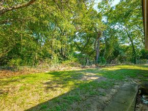 612  Henderson Circle , Garland Texas 75040