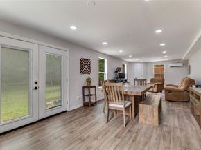 1217  Banks Street , River Oaks Texas 76114